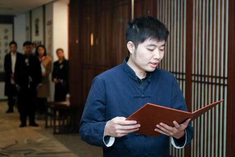 罗湖区人大常委副主任谭会茹一行莅临88彩调研