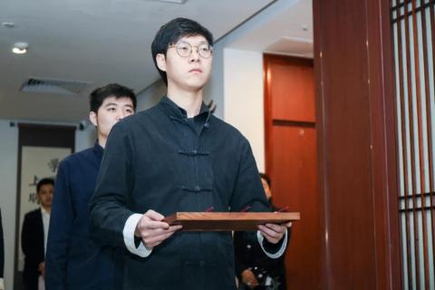 罗湖区人大常委副主任谭会茹一行莅临88彩调研