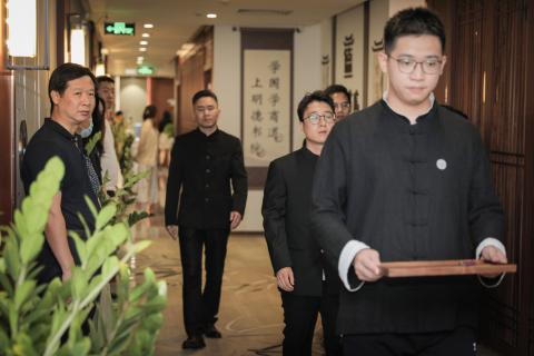 罗湖区委统战部副部长、工商联党组书记叶志伟一行到88彩调研