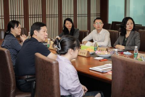 罗湖区委统战部副部长、工商联党组书记叶志伟一行到88彩调研