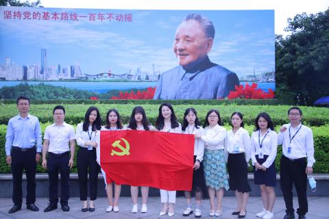 88彩党支部致敬建党100周年，重温入党誓词